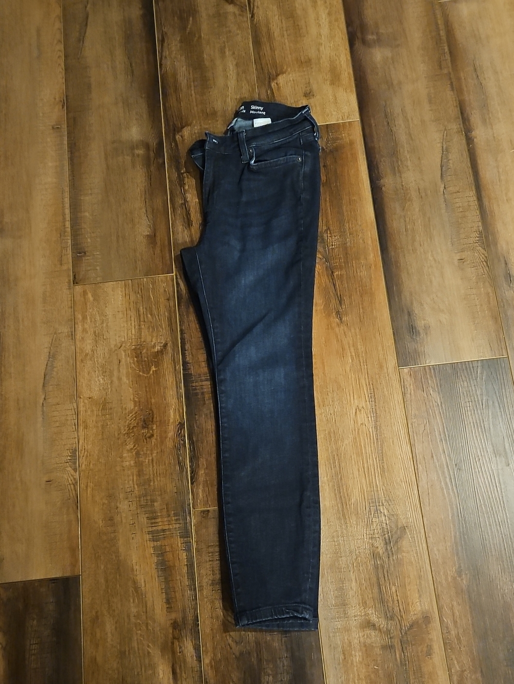 Amazon Women's Skinny Jeans in Dark Navy